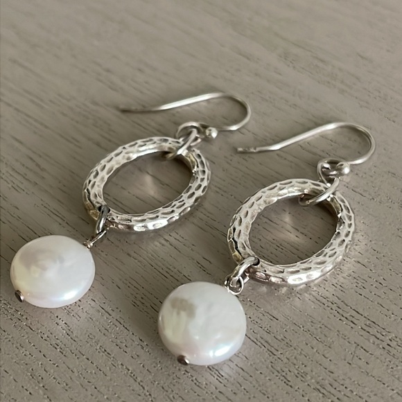 Silpada Hammered Sterling Silver and Feshwater Pearl French Wire Earrings W1253 - Picture 3 of 8